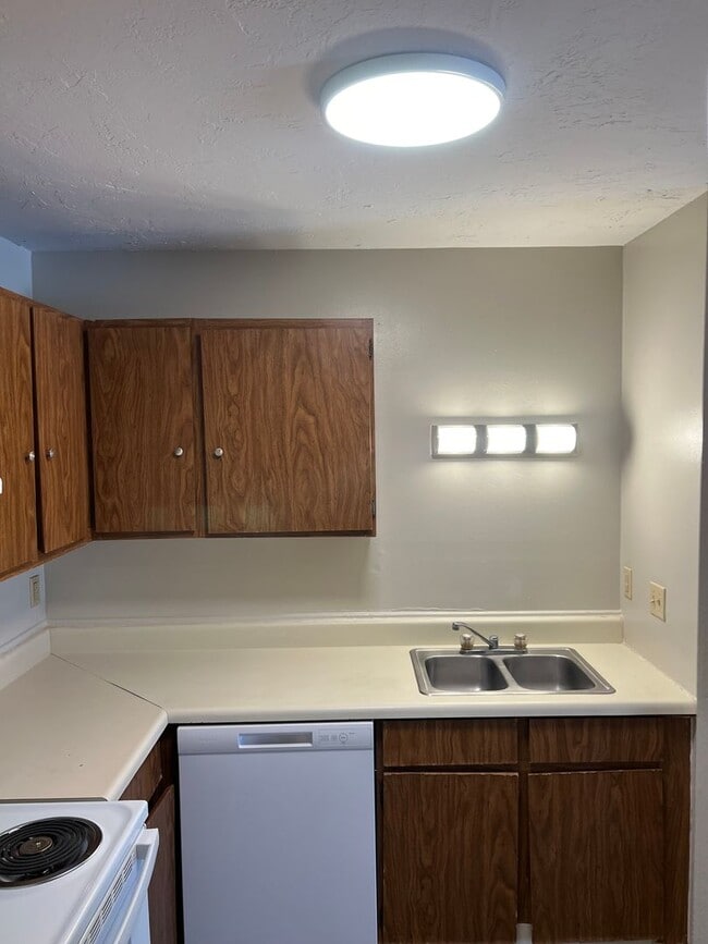Photo - 134 N Meyers Dr Unit D