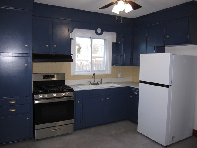 Photo - 366 Hollis St Unit 1