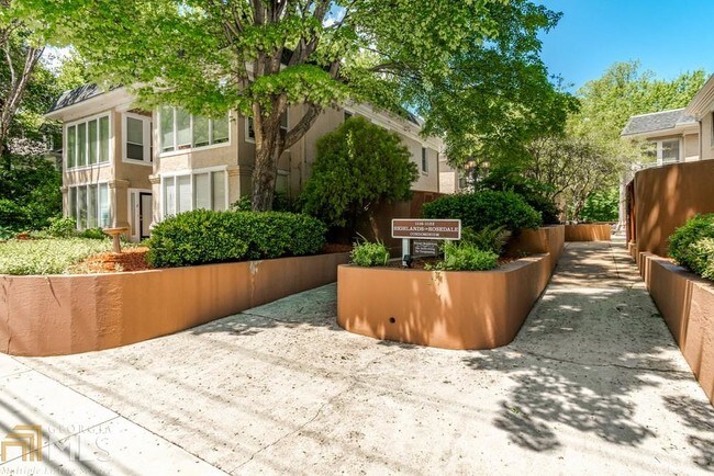 Photo - 1118 Rosedale Dr NE