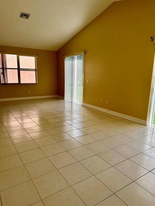 Photo - 5780 Azalea Cir