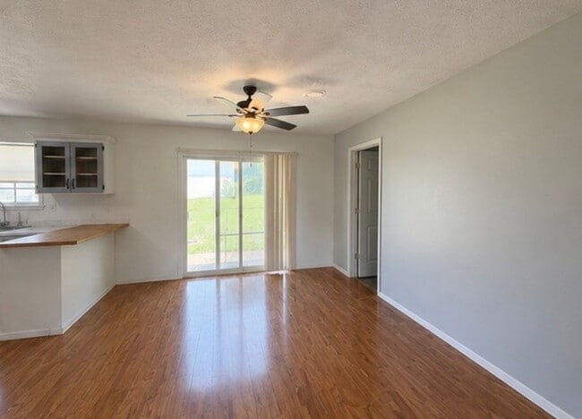 Photo - 3-Bedroom Home in Quiet Neighborhood Located in St. Robert, MO!