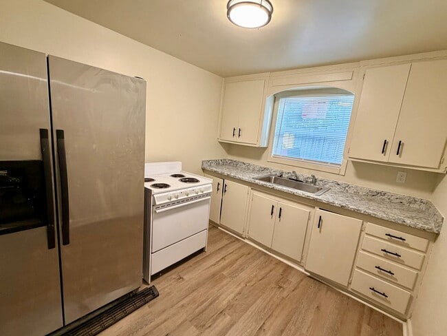Photo - 2345 Eureka Way Unit 01