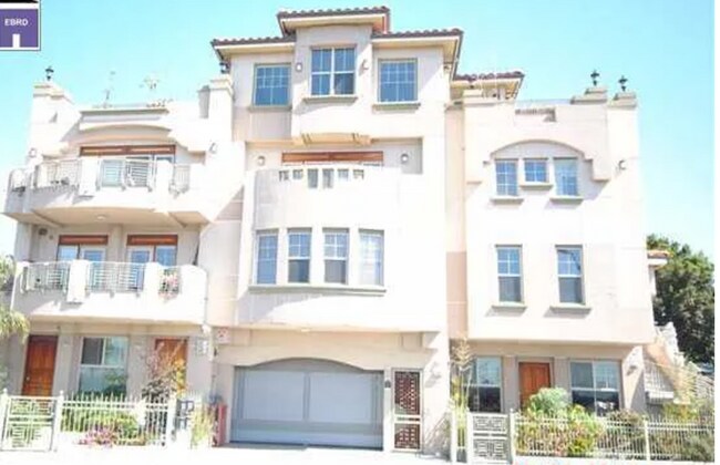 Photo - The Perfect Family Oasis in Oakland !