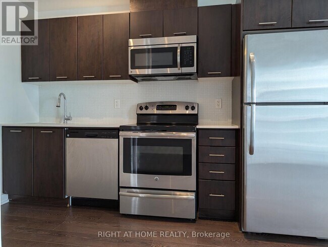 Photo - 20 Bruyeres Mews Unit 1109