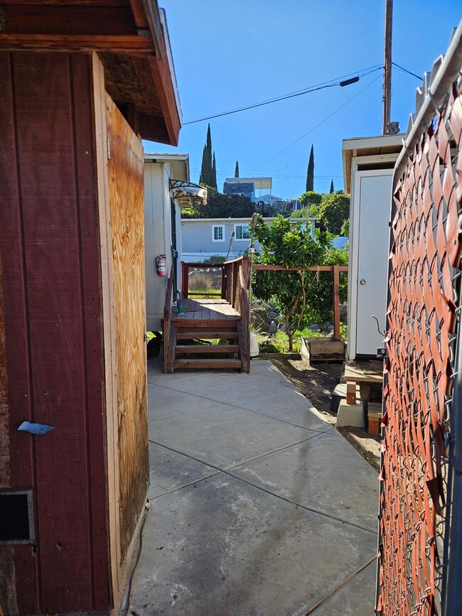 Building Photo - 7055 University Ave