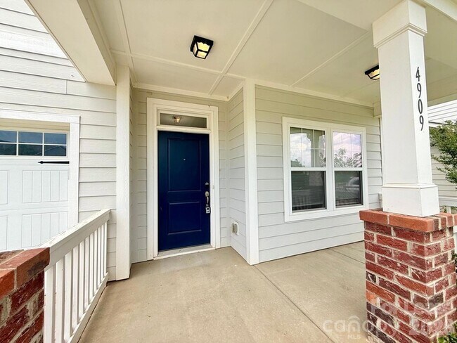 Photo - 4909 Grace View Dr