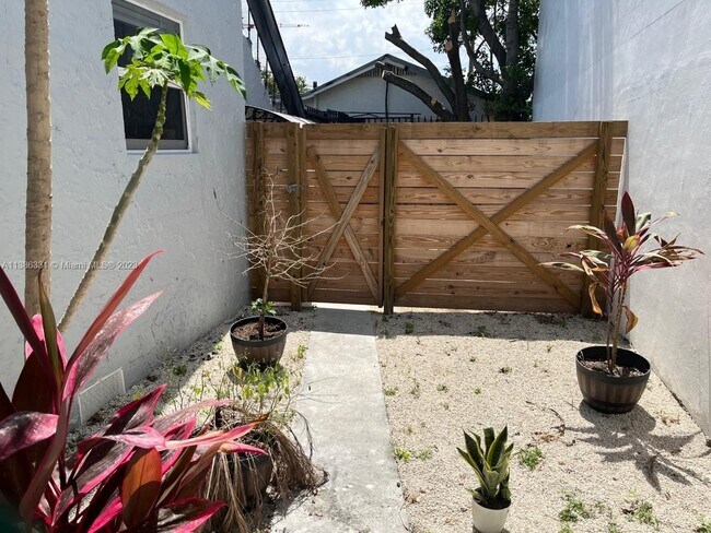 Photo - 2424 NW 7th Ct