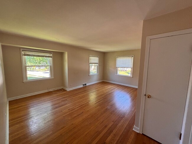 Photo - 7352 Harwood Ave Unidad Upper