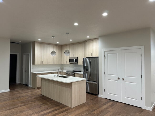 Photo - 222 Curtis Dr