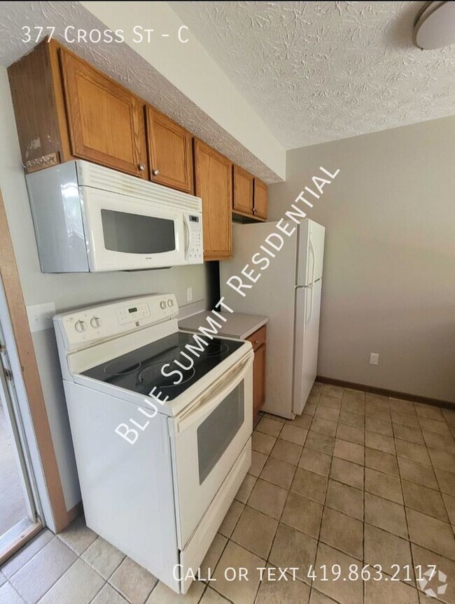 Building Photo - 377 Cross St Unit C Rental