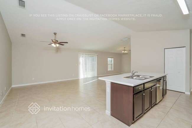 Photo - 1710 SW Buttercup Ave