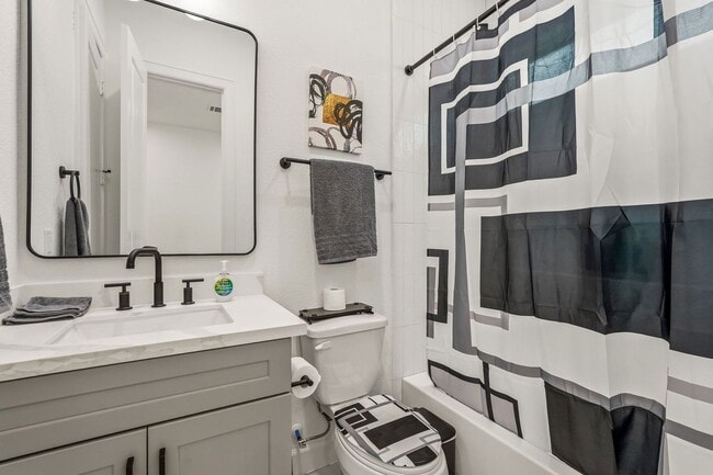 Photo - 6528 Weston St Unidad A