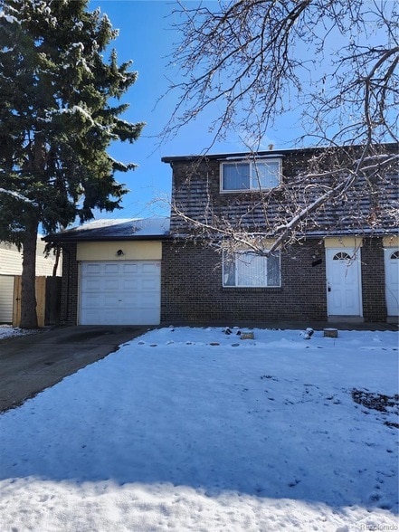 Photo - 4740 Holland St