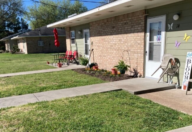 Photo - 308 N East St