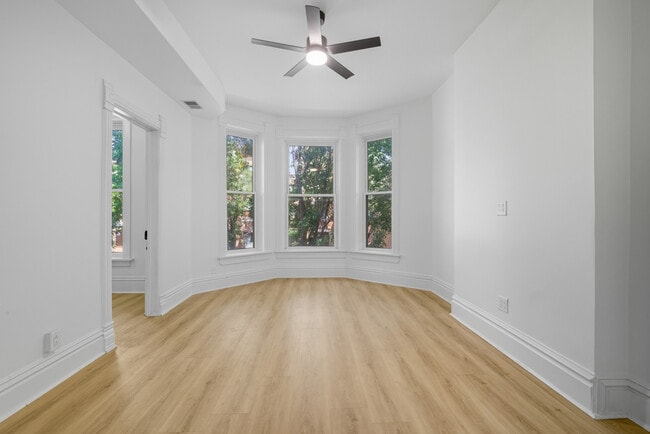 Building Photo - 2609 W Iowa St Unit 2