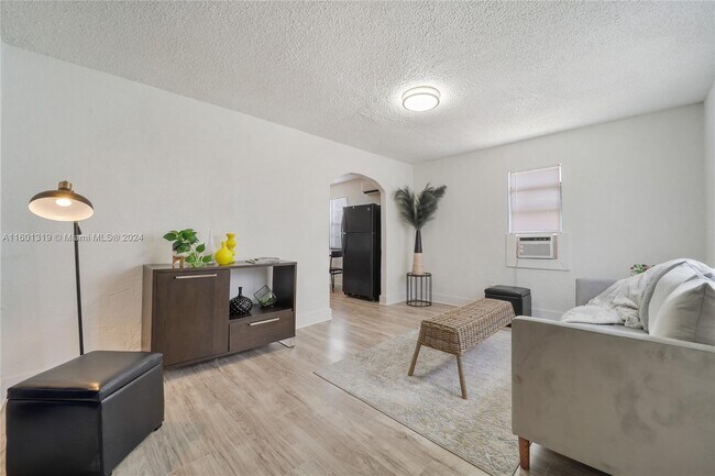 Photo - 2560 SW 67th Ave