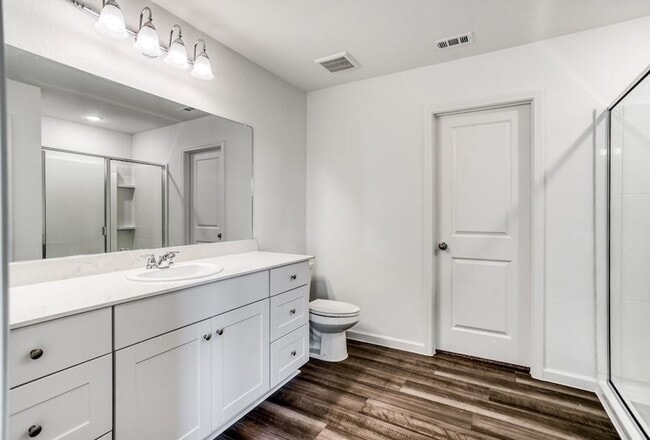 Photo - 720 Holly St