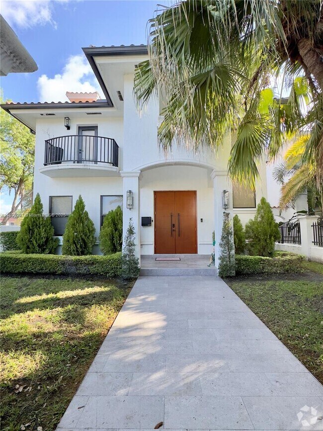 Building Photo - 835 SW 22nd Rd Rental