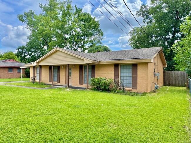 Photo - 3253 Windwood Dr