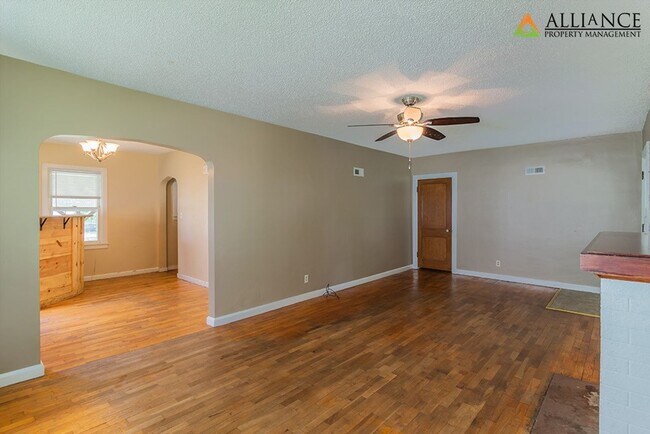 Photo - 714 Thurston St Unidad 1