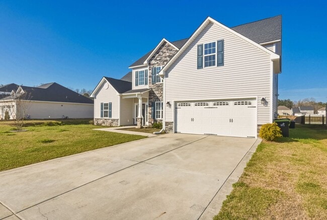 Photo - 5 bedroom waterfront property