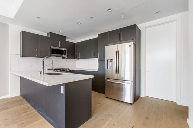 Photo - 2017 S Redondo Blvd