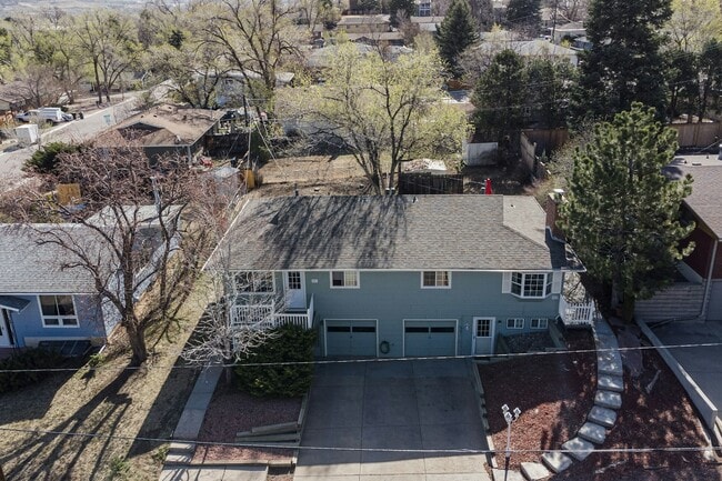 2011 Woodburn St