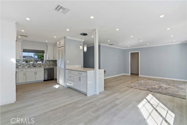 Photo - 11108 Leolang Ave