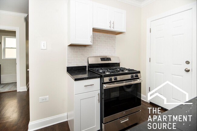 Photo - 3817 N Greenview Ave Unit 1W