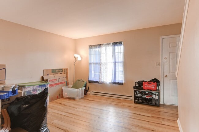 Photo - Three bedroom, one bathroom home in Dover