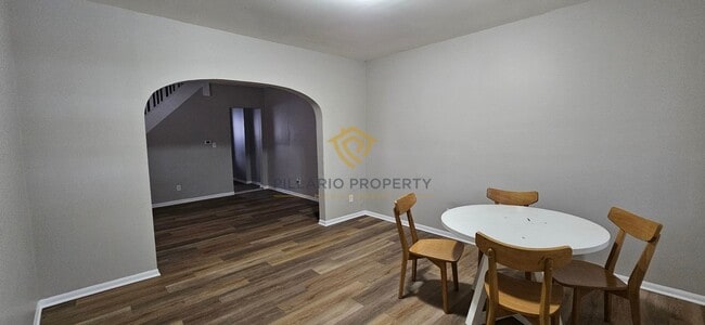 Photo - 933-935 N Dearborn St Unit 933 N Dearborn St