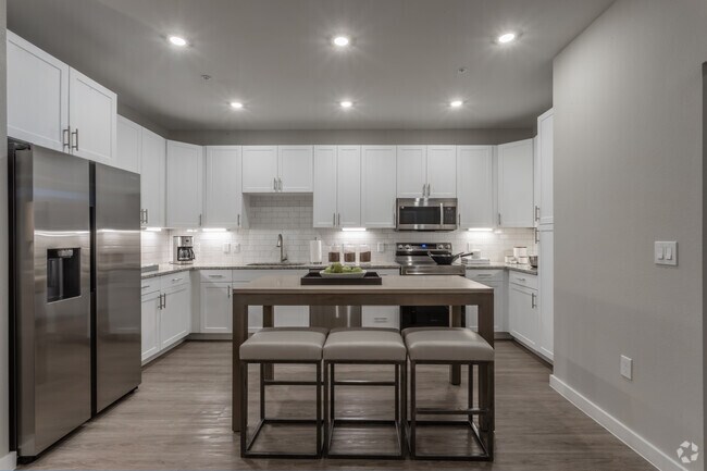 2BR, 1.5BA - 1,072SF - Kitchen