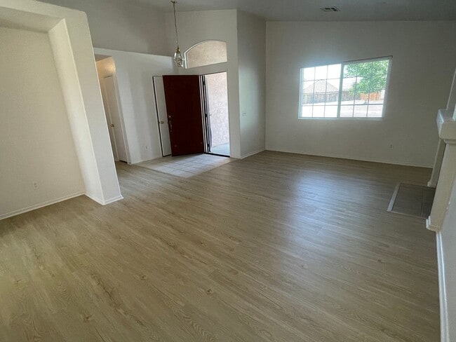 Photo - Adelanto Home-3 Bedrooms,2 Bathrooms, Lami...