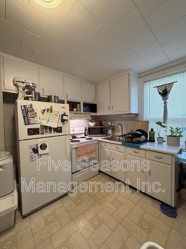 Photo - 28-30-30 Conger Ave