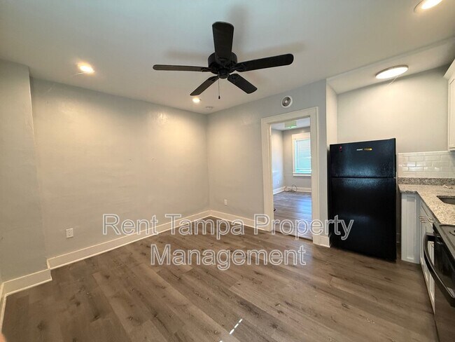 Photo - 14 21st St N