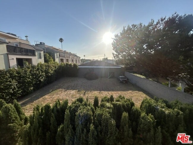 Photo - 11835 Grevillea Ave