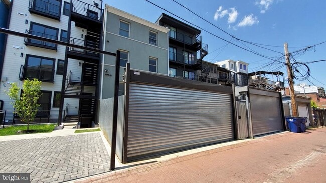 Photo - 3465 14th St NW Unidad A