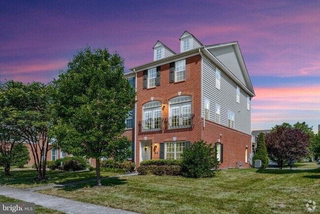 Building Photo - 23073 Weybridge Square Rental