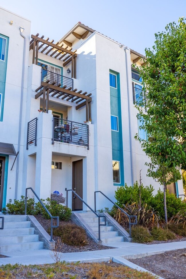 Photo - Beautiful two bedroom on Communication Hil... Unidad 2