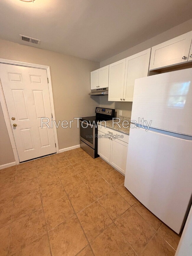 Photo - 1102 Maria St