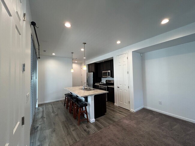 Photo - 3 Bedroom 2.5 Bathroom Townhouse in Payson, Utah!