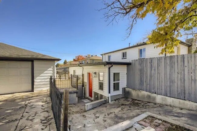 Building Photo - $0 DEPOSIT OPTION. 2BED/1BATH BERKLEY NEIGHBORHOOD HOME! Unit B