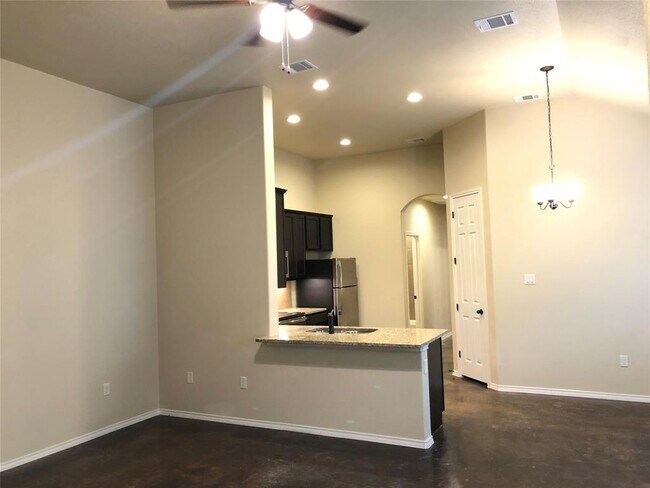 Photo - 411 Jack Rabbit Ln