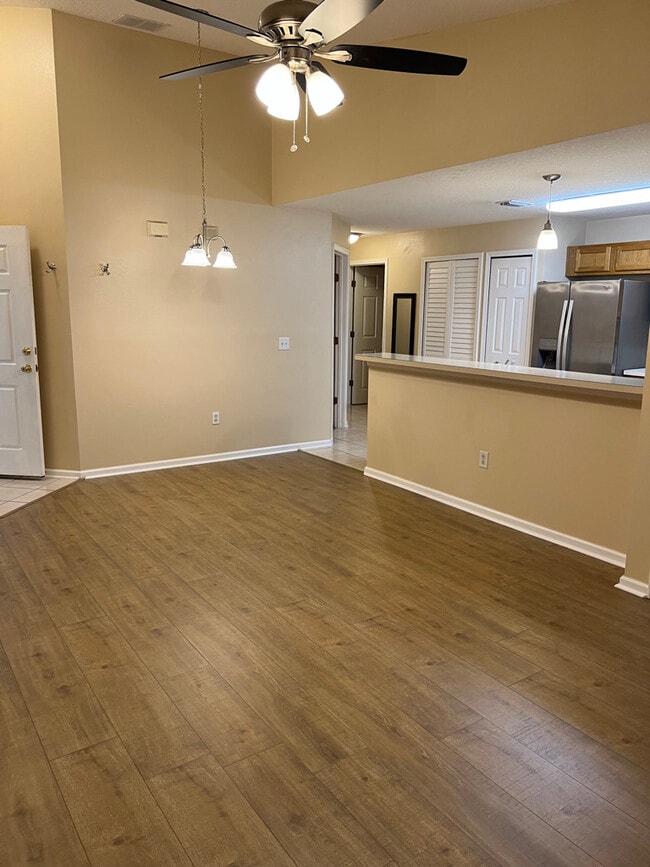 Building Photo - 6094 Maggies Cir Unit 111