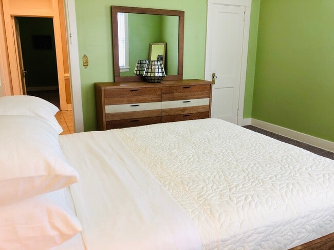 Photo - 1870 Central Ave