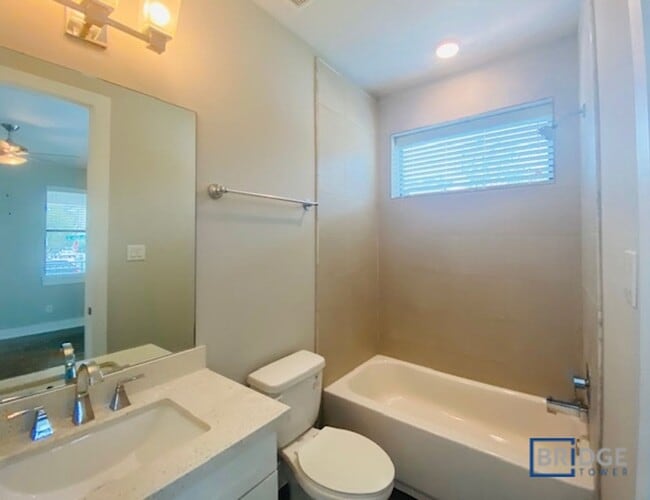 Photo - 2202 Arabelle St