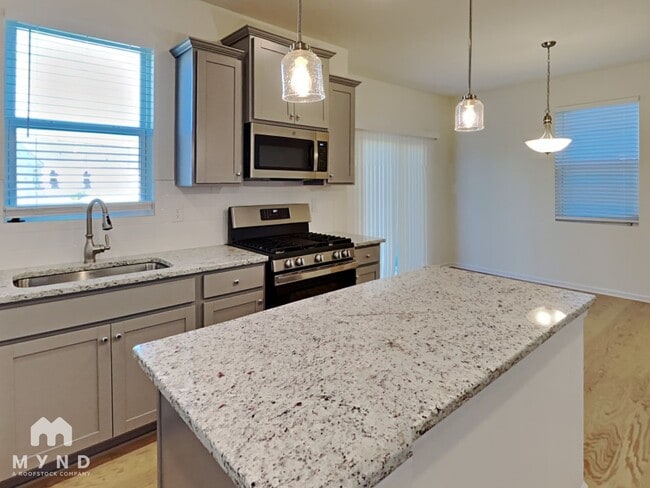 Photo - 1568 Banham Dr