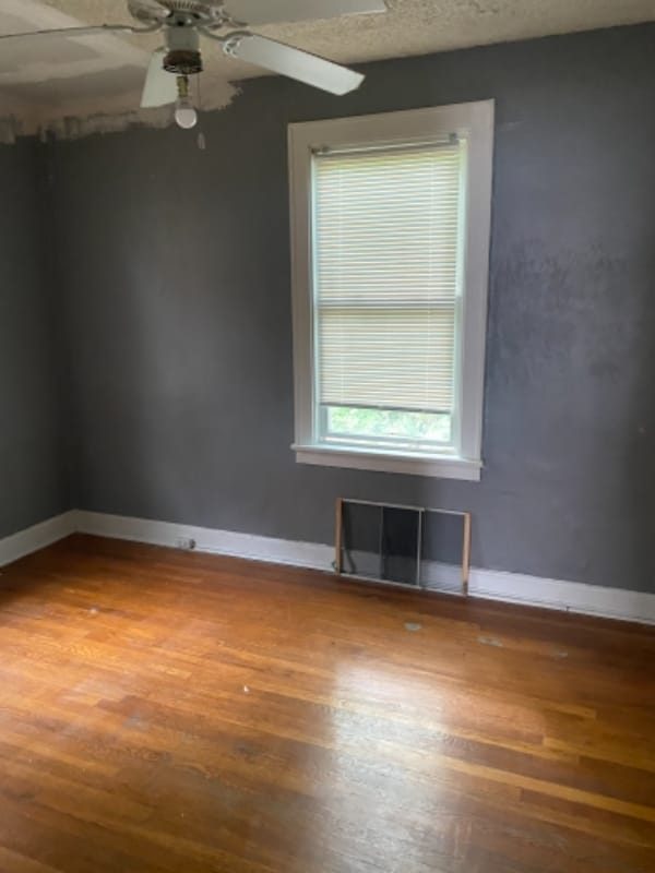 Photo - 1115 Rossmore Ave