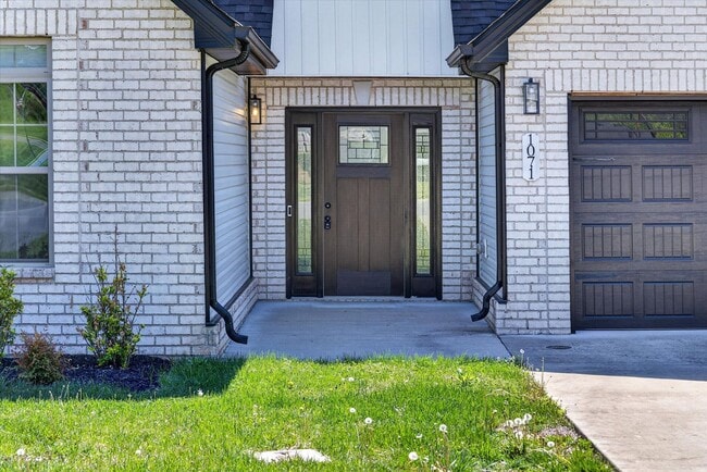 Photo - Pet Friendly Three Bedroom!