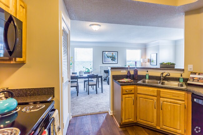 Model Kitchen Overlooking Living Room | Apartments in Memphis TN | Waterford Place Apartments